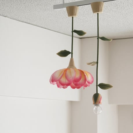 薔薇の蕾／ペンダントランプ