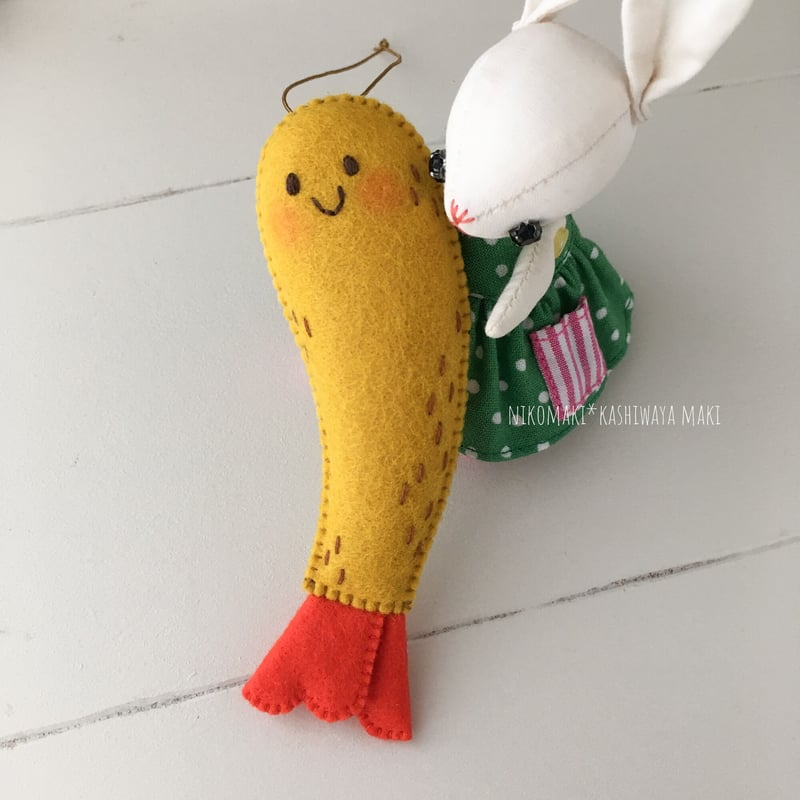 フェルトのエビフライのマスコット | nikomaki*nuigurumi store