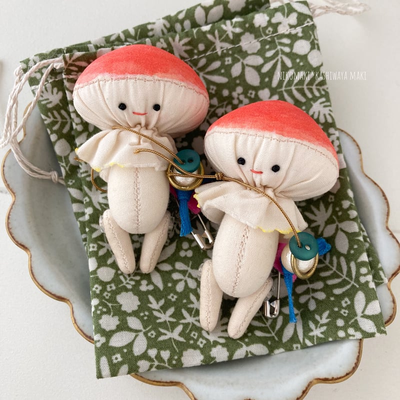 きのこのぬいぐるみ小サイズ | nikomaki*nuigurumi store