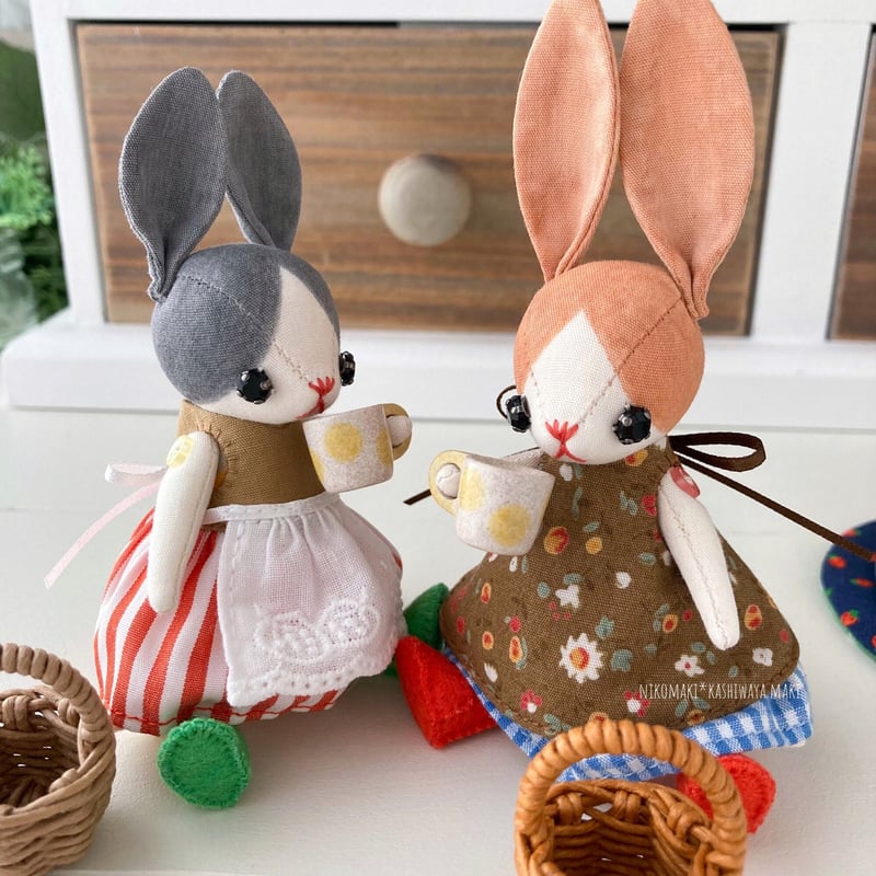 オレンジブラウンのはちわれカラーのチビうさぎ | nikomaki*nuigurumi