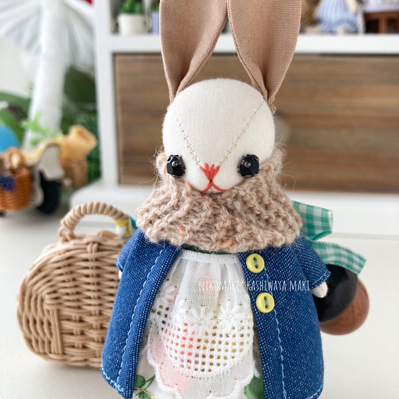 茶耳のちびうさぎと半円バスケット | nikomaki*nuigurumi store