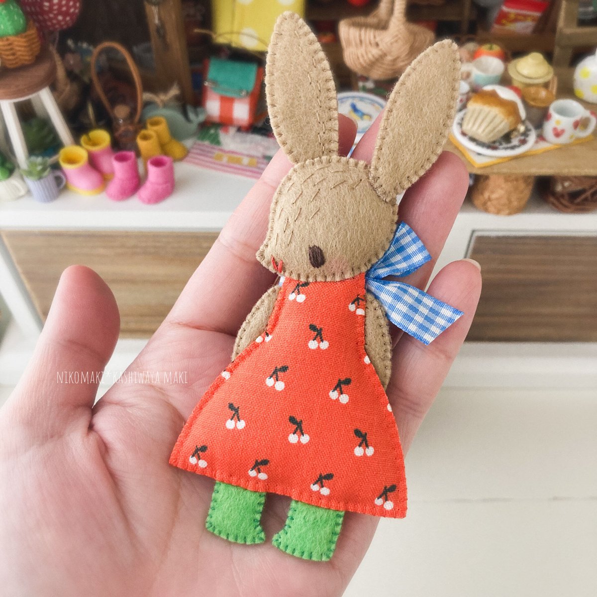 野ウサギ。ドライフェルト。手作り 50sm 野ウサギ。ドライフェルト。手作り 50sm