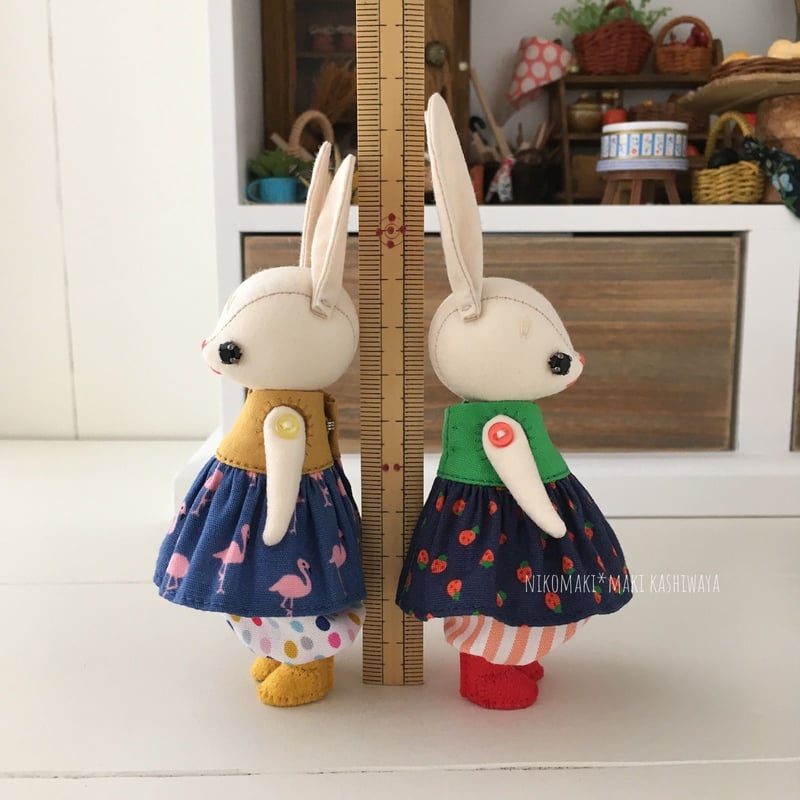 チューリップハットのチビうさぎ/黄色ドットの前髪ちゃん | nikomaki