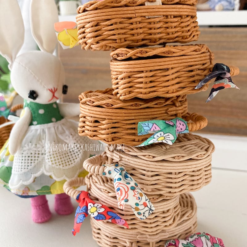 ミニチュアサイズの半円バスケット | nikomaki*nuigurumi store