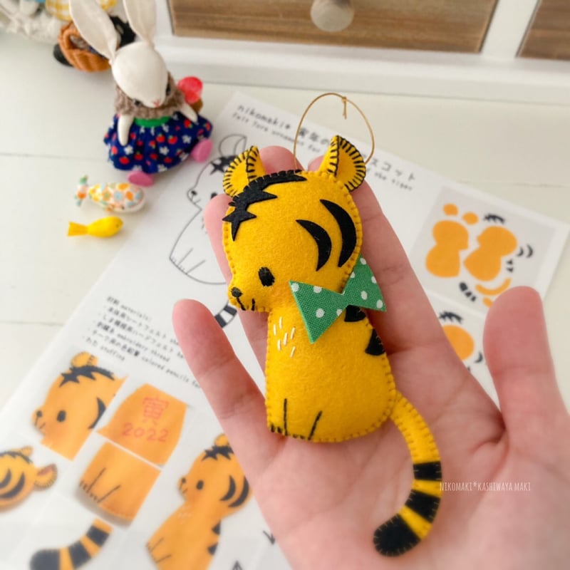 ハンドメイド・フェルト・フレーム飾り・専用 花束 フェルト フレーム 手作り 子供 母の日 敬老の日 誕生日