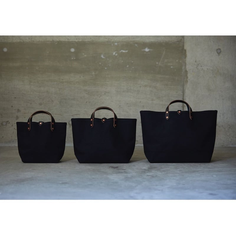 KEESE レザーハンドバッグ Mサイズ レディース ブラック 黒 ユニ