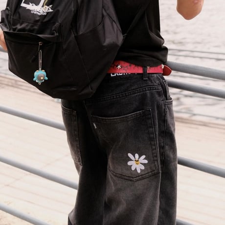 Smart Daisy Cat Brush Baggy Jeans (Black)