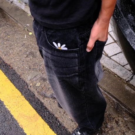 Smart Daisy Cat Brush Baggy Jeans (Black)