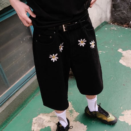 4 Daisy Shorts (Black)