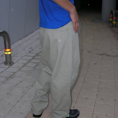 Tuck Symbol Pants (Light Gray)