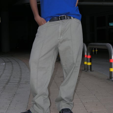 Tuck Symbol Pants (Light Gray)