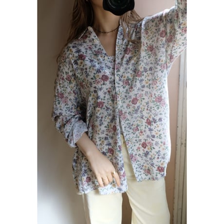 white flower shirt