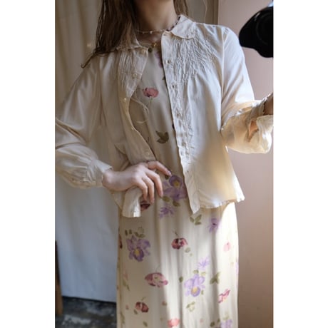 ivory embroidery blouse