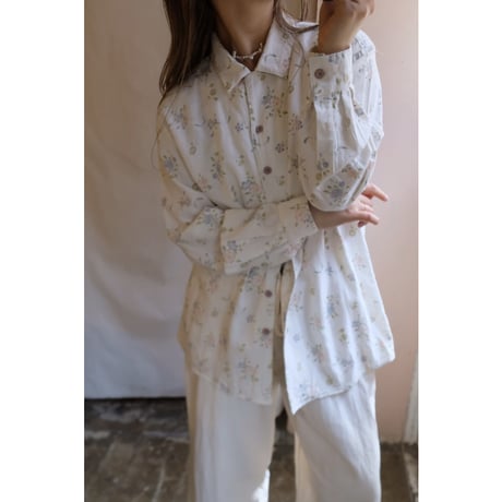 white flower shirt