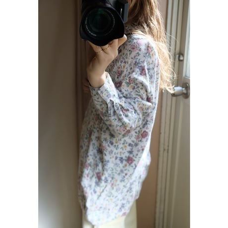 white flower shirt