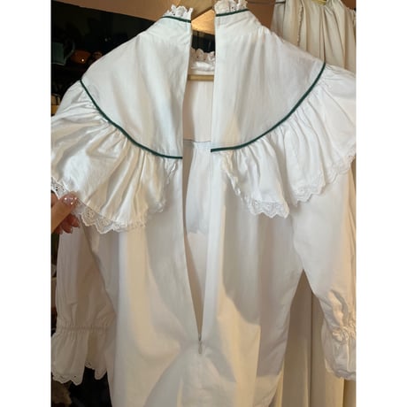 green line frill blouse