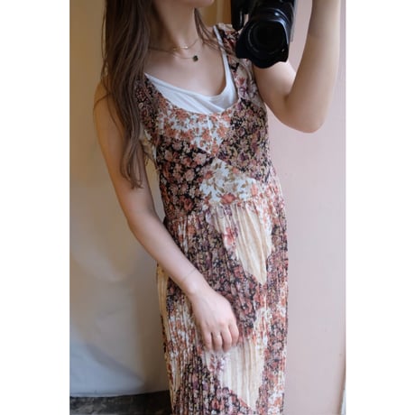 flower pleats one-piece