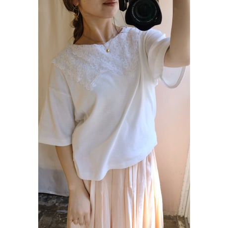 vintage white lace T-shirt