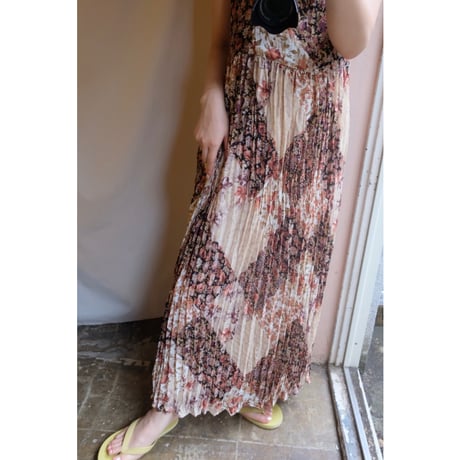 flower pleats one-piece