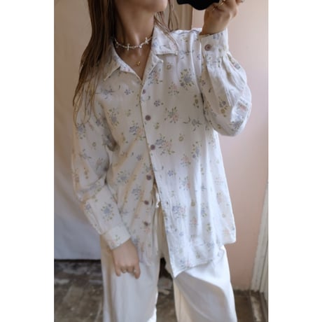 white flower shirt