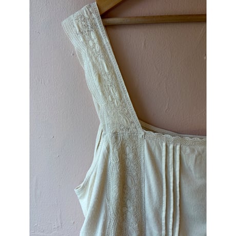 ivory embroidery tank top
