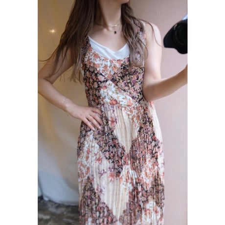 flower pleats one-piece