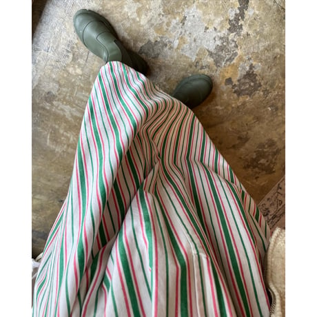 green×pink flare skirt