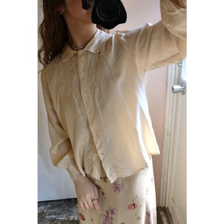 ivory embroidery blouse