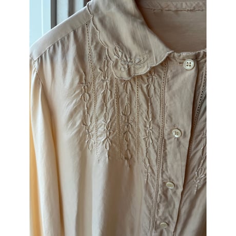 ivory embroidery blouse