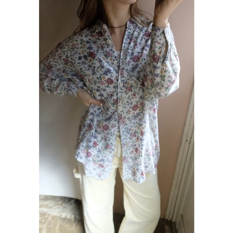 white flower shirt