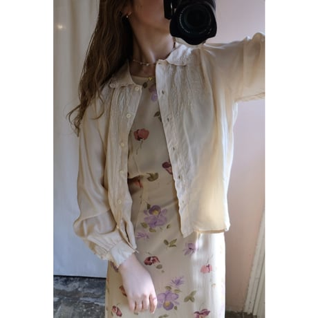 ivory embroidery blouse