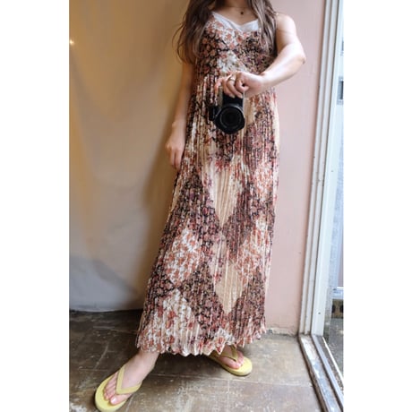 flower pleats one-piece