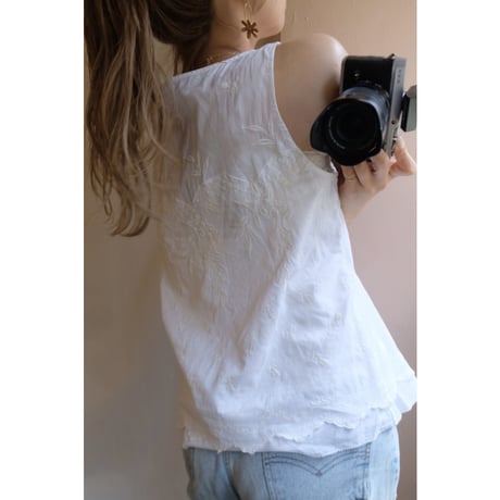 white embroidery tank top