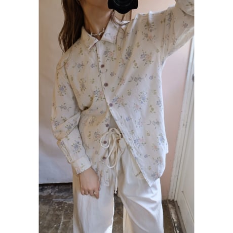 white flower shirt