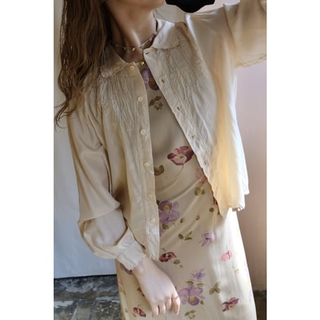 ivory embroidery blouse