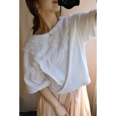 vintage white lace T-shirt