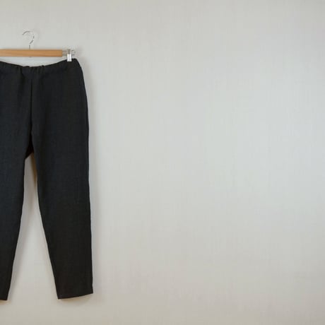 麻ウールのパンツ　チャコールグレー　秋冬