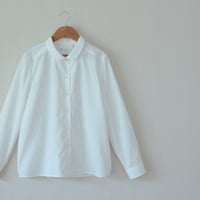 コットンの丸えりブラウス　コットン100％　オフホワイト