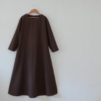 綿麻ワンピース　長袖　ブラウン