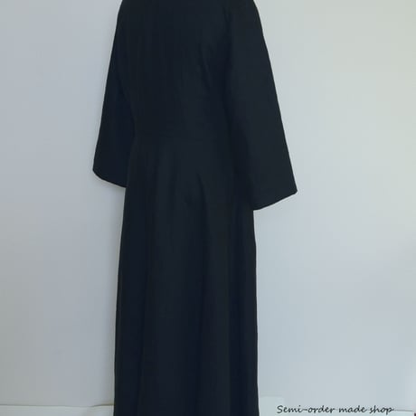 パールボタンのカシュクールワンピース（黒）