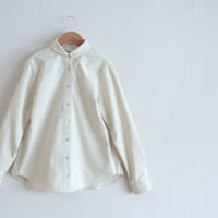 コットンスエードの丸えりシャツ　アイボリー