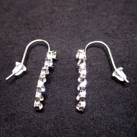 ラインストーンロングピアス　U0031