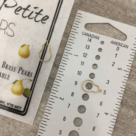 [FireflyNotes] Stitch Markers  with Progress Keeper (10 Brass Pears & Pear)