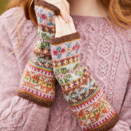 条件付翻訳編図キット Wensley fingerless mittens from Westmorland
