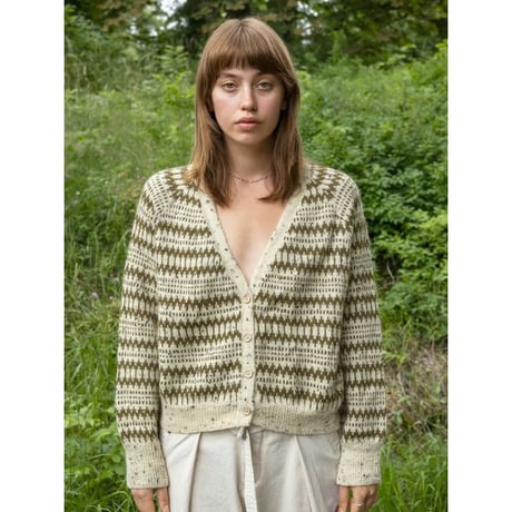 英文パターン付キット Kleiva Cardigan from 2410 Norske Ikoner