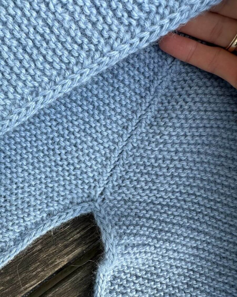日本語文章パターン付キット Sophie Hood | K2tog Yarn and Hand