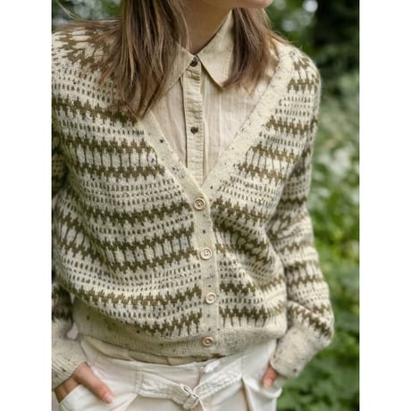 英文パターン付キット Kleiva Cardigan from 2410 Norske Ikoner