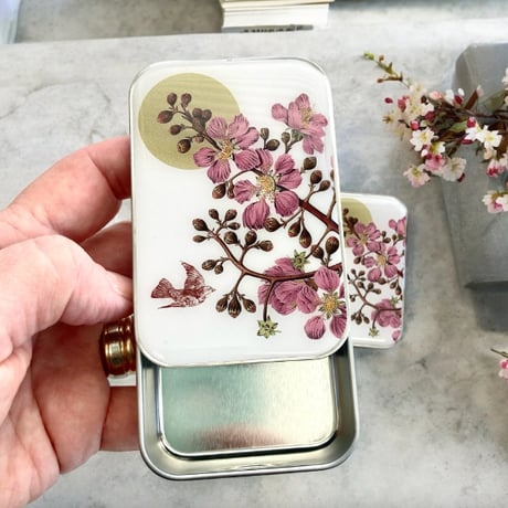 [FireflyNotes] Tin Large Cherry Blossom & Swallow