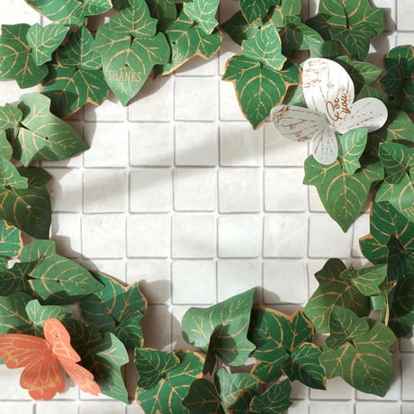 TAGGED GIFT TIE Leaf C