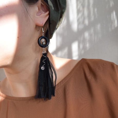 Taiwan black fringe (hook pierce)